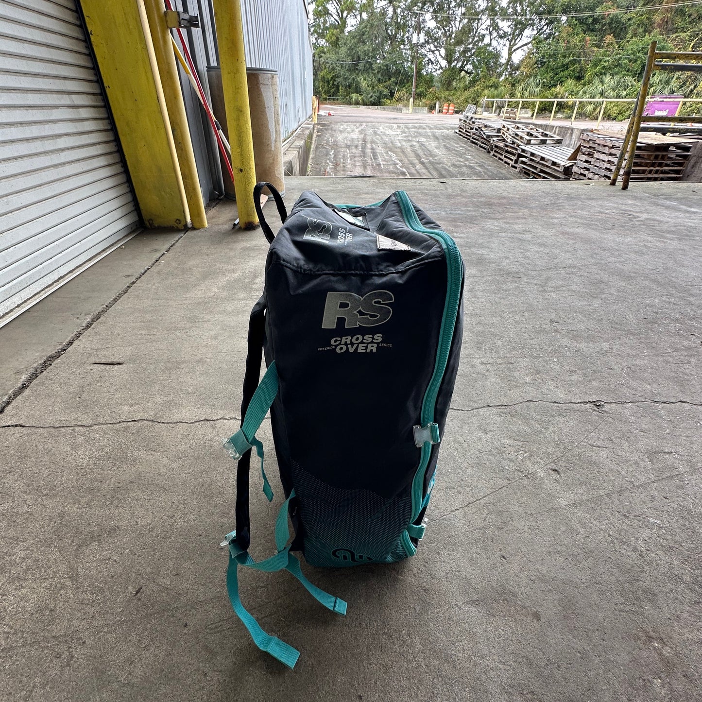 USED 2024 Eleveight RS V7 9m Kiteboarding Kite - Teal