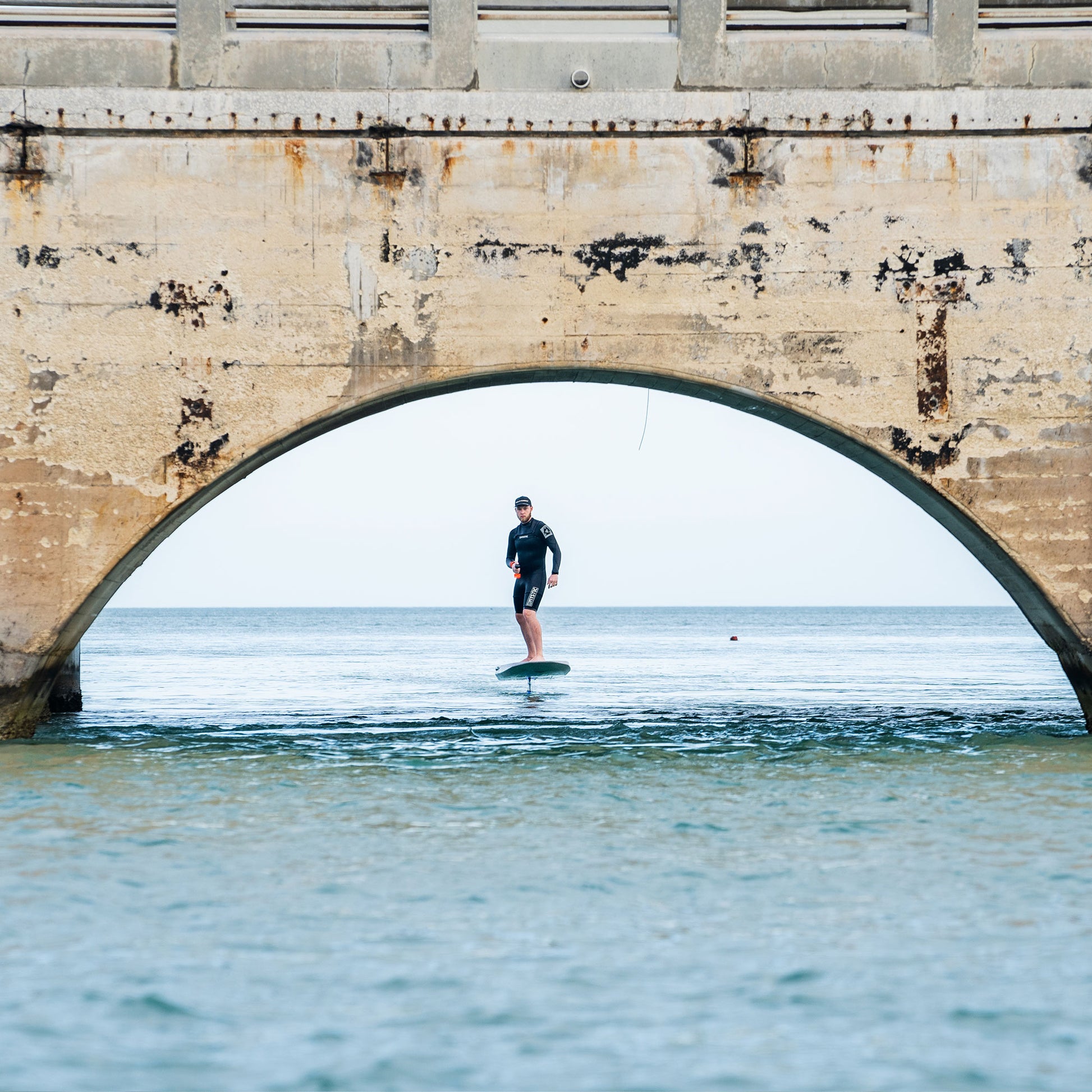 Efoil Rental - Charleston, SC - Session Sports solo rider under the bridge